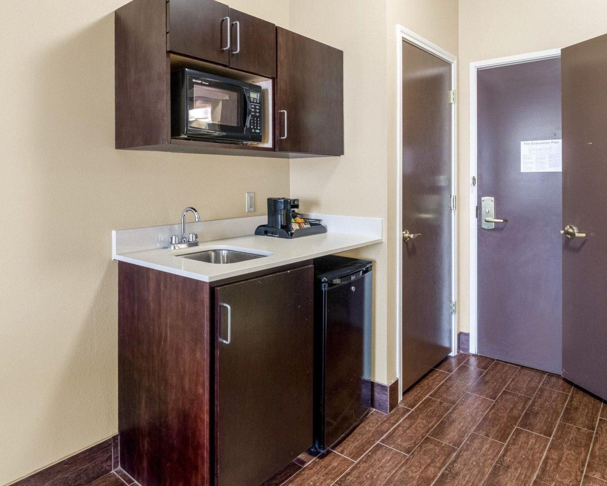 Comfort Suites Odessa Kültér fotó