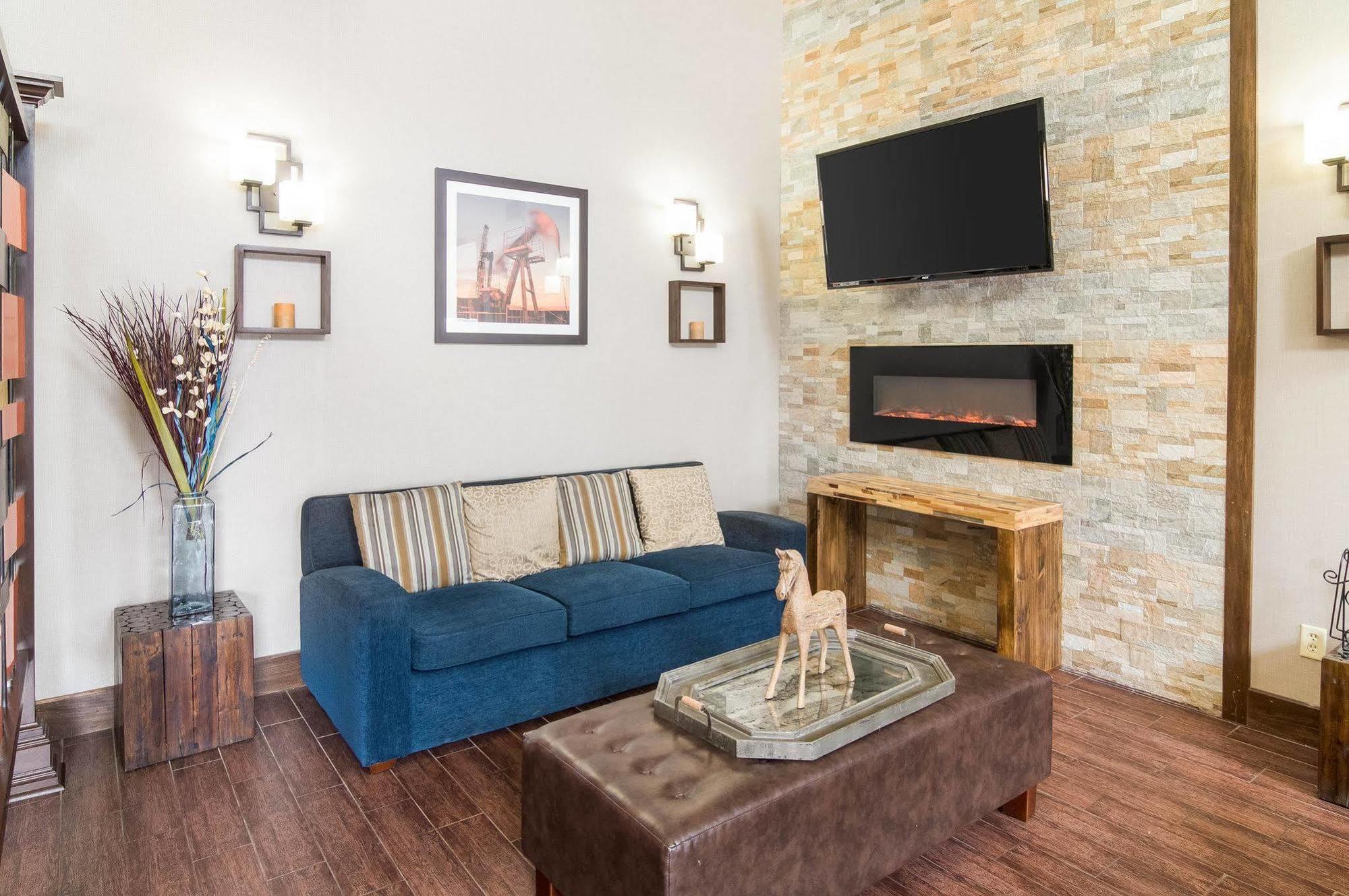 Comfort Suites Odessa Kültér fotó